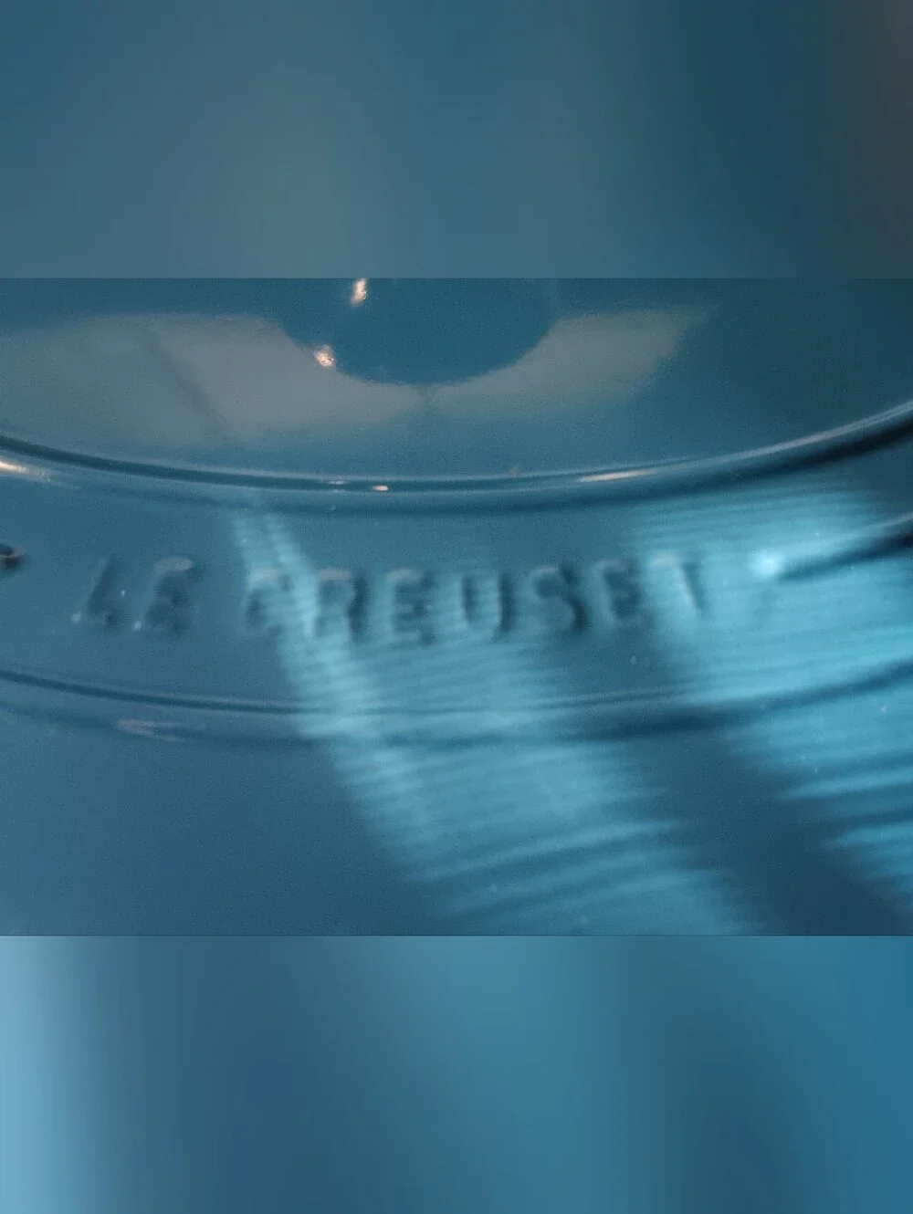 Le Creuset 8qt. Oval Enamel Cast Iron Dutch Oven with Lid